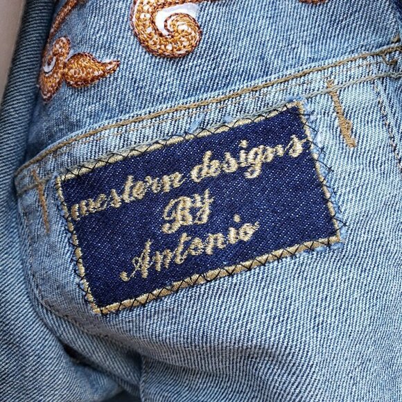 Vintage Levi's Embroidered Jean Denim Trucker Jacket - Picture 11 of 11